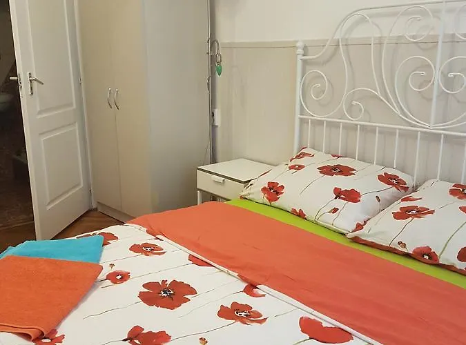 Valentina * בודפשט